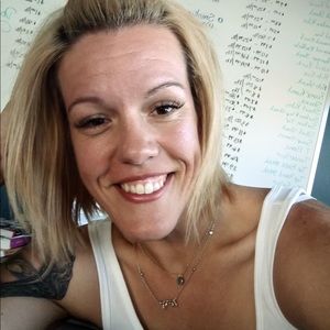 Meet your Posher, Deborah